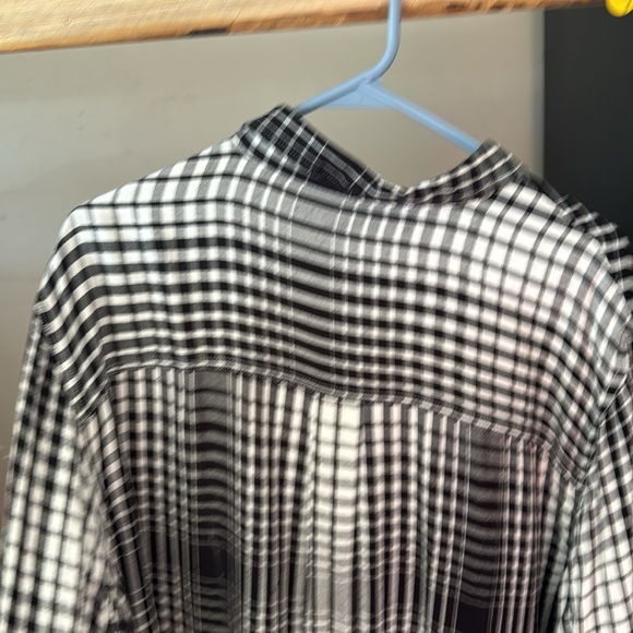 Melissa McCarthy plaid button down - Picture 3 of 3